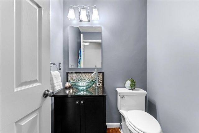 16 Lanes End 16, Natick, MA 01760