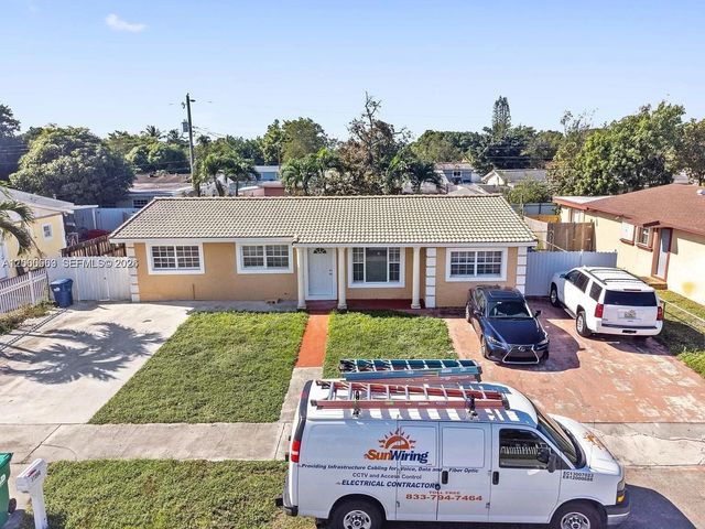 17200 NW 51st Place B, Miami Gardens, FL 33055