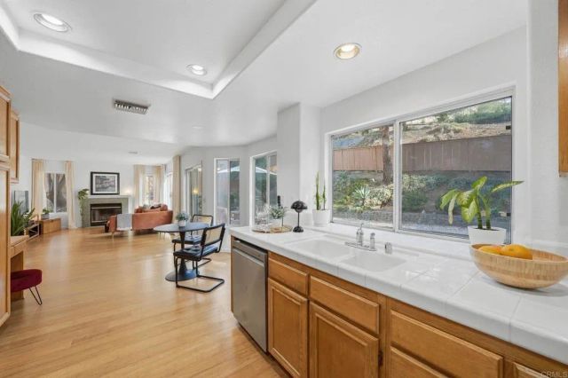 1843 Centennial Way, Escondido, CA 92026