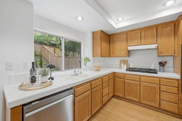 1843 Centennial Way, Escondido, CA 92026