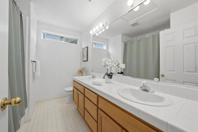 1843 Centennial Way, Escondido, CA 92026