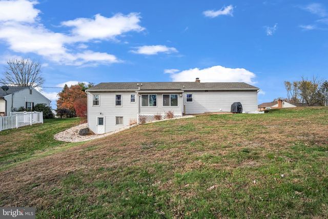 2714 E ROSEGARDEN BLVD, Mechanicsburg, PA 17055