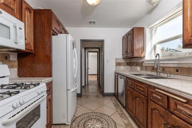 1967 8th Street, San Fernando, CA 91340