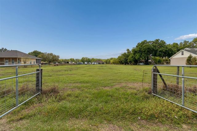 2805 MEDULLA ROAD, Plant City, FL 33566