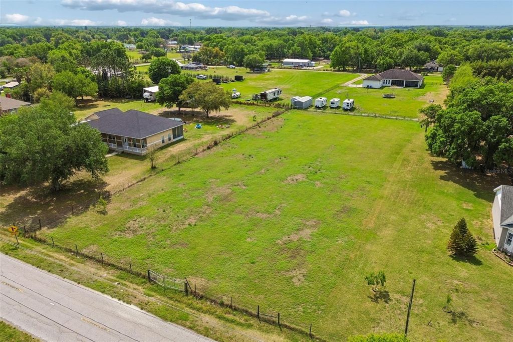 2805 MEDULLA ROAD, Plant City, FL 33566