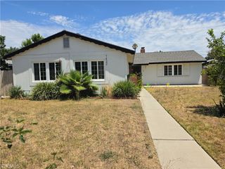 7422 Shoup Avenue, West Hills, CA 91307