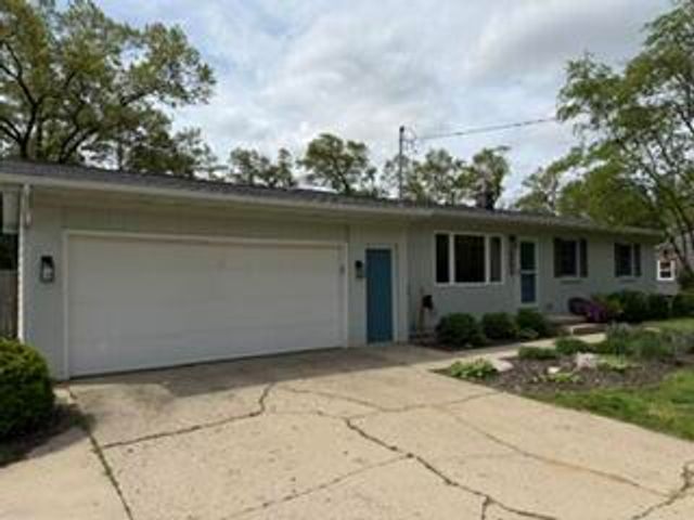 2002 Garret Drive NE, Grand Rapids, MI 49525