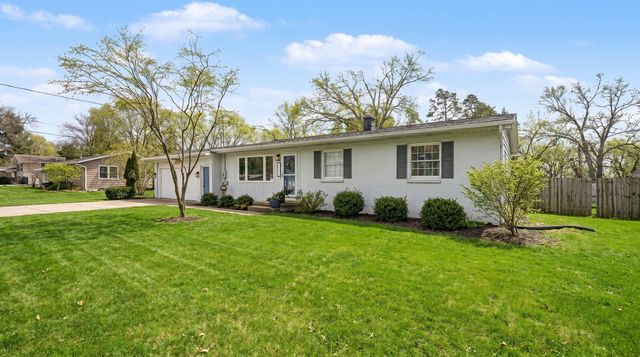 2002 Garret Drive NE, Grand Rapids, MI 49525