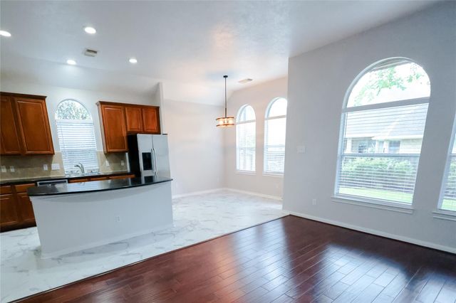 14 W Archwyck Circle W, The Woodlands, TX 77382