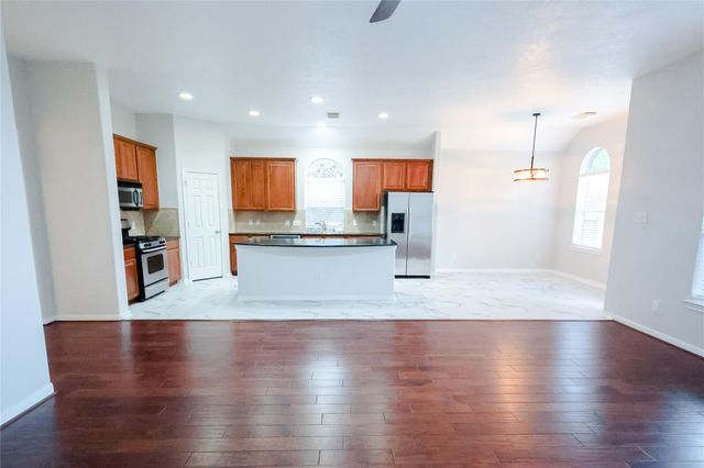 14 W Archwyck Circle W, The Woodlands, TX 77382