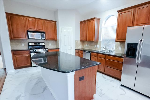 14 W Archwyck Circle W, The Woodlands, TX 77382