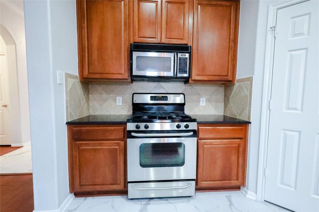 14 W Archwyck Circle W, The Woodlands, TX 77382