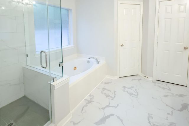 14 W Archwyck Circle W, The Woodlands, TX 77382