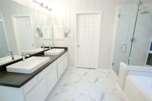 14 W Archwyck Circle W, The Woodlands, TX 77382