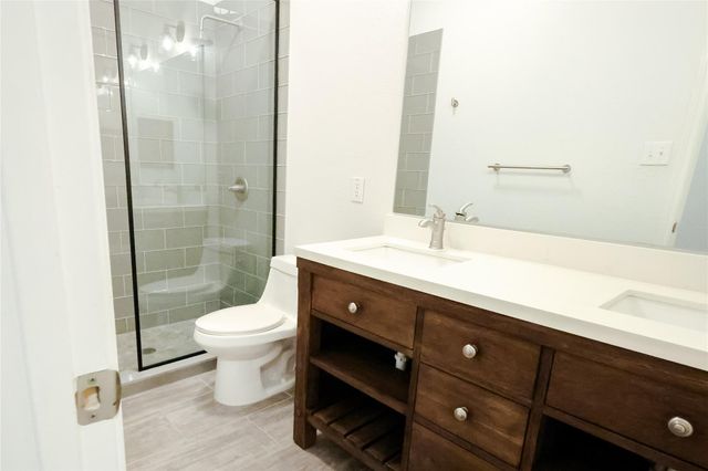 14 W Archwyck Circle W, The Woodlands, TX 77382