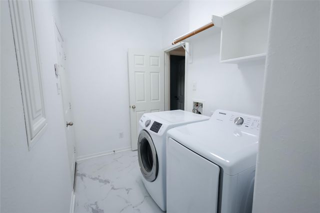 14 W Archwyck Circle W, The Woodlands, TX 77382