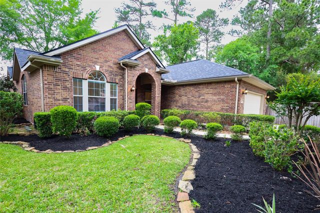 14 W Archwyck Circle W, The Woodlands, TX 77382
