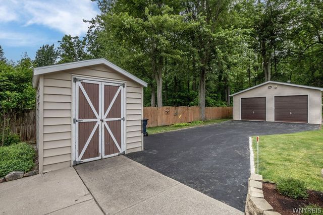 1631 Huth Road, Grand Island, NY 14072