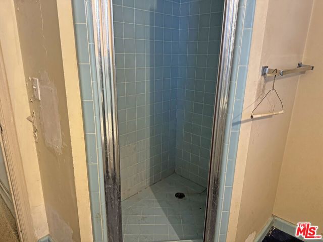 4192 Don Luis Drive, Los Angeles, CA 90008