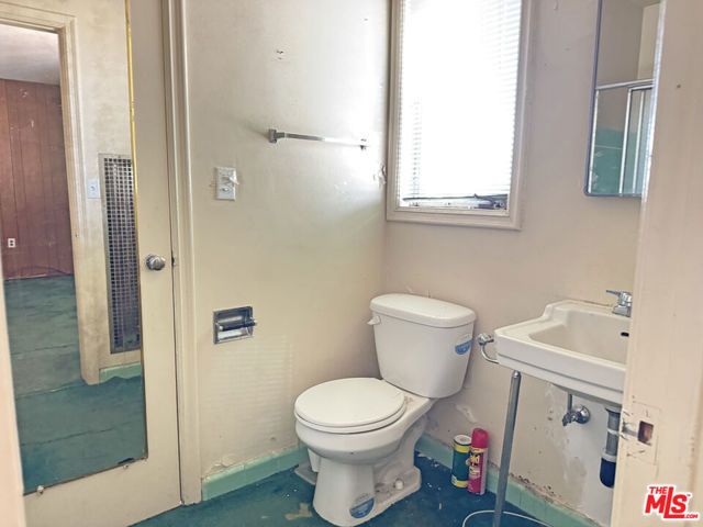 4192 Don Luis Drive, Los Angeles, CA 90008