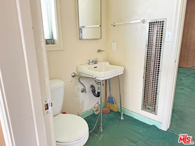 4192 Don Luis Drive, Los Angeles, CA 90008