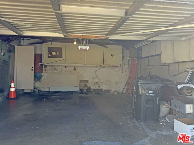 4192 Don Luis Drive, Los Angeles, CA 90008