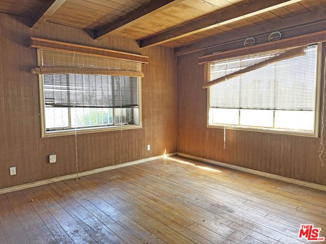 4192 Don Luis Drive, Los Angeles, CA 90008