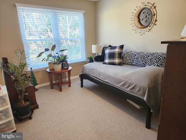 132 MOWAT CIR, Hamilton, NJ 08690