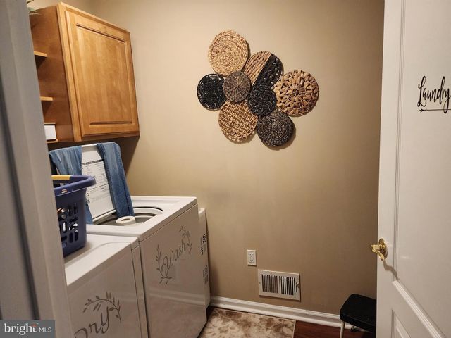 132 MOWAT CIR, Hamilton, NJ 08690