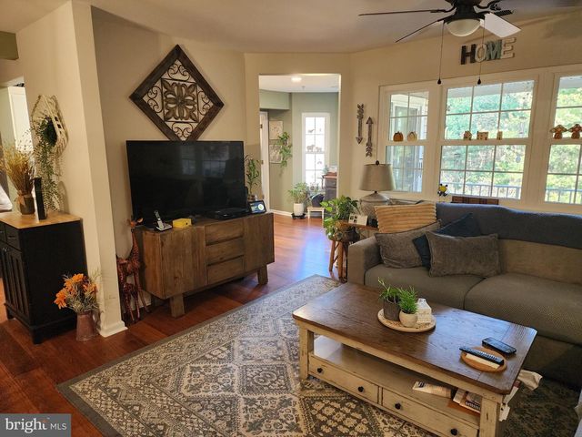 132 MOWAT CIR, Hamilton, NJ 08690