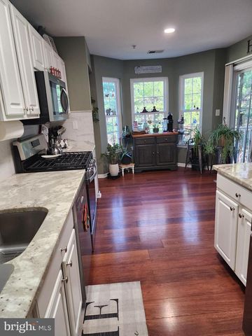 132 MOWAT CIR, Hamilton, NJ 08690