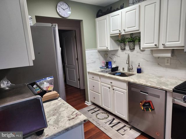 132 MOWAT CIR, Hamilton, NJ 08690