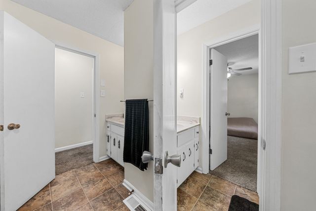 2079 Skyview Cir, Clarksville, TN 37042