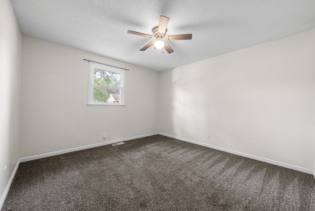 2079 Skyview Cir, Clarksville, TN 37042