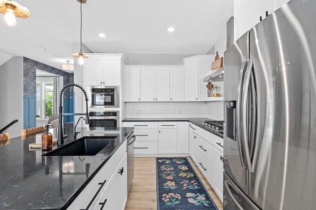 2975 Elgin Court, River Falls, WI 54022