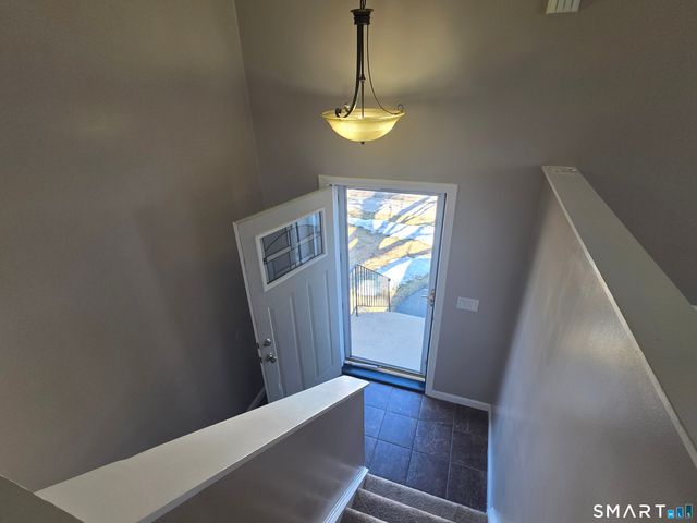 15 McDonald Avenue, Waterbury, CT 06710