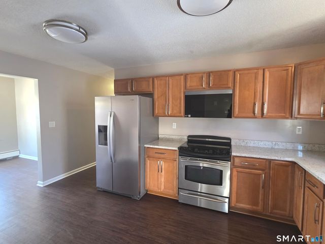 15 McDonald Avenue, Waterbury, CT 06710