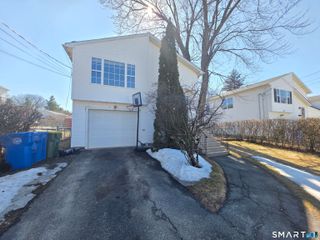 15 McDonald Avenue, Waterbury, CT 06710