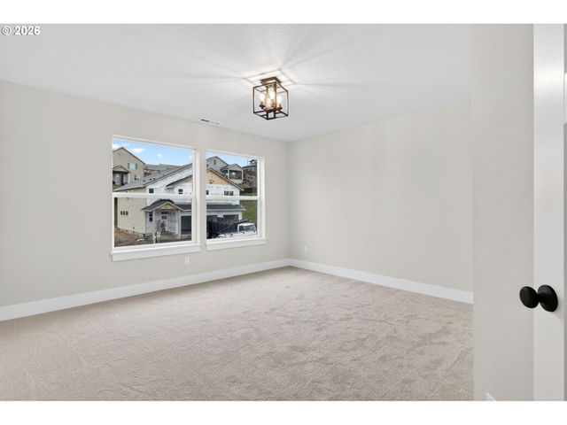 2039 E OTTER Loop, La Center, WA 98629