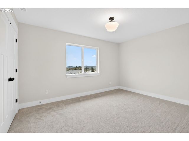 2039 E OTTER Loop, La Center, WA 98629