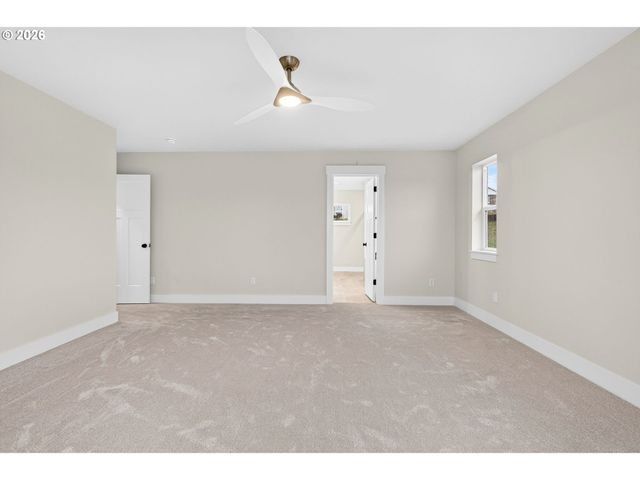 2039 E OTTER Loop, La Center, WA 98629