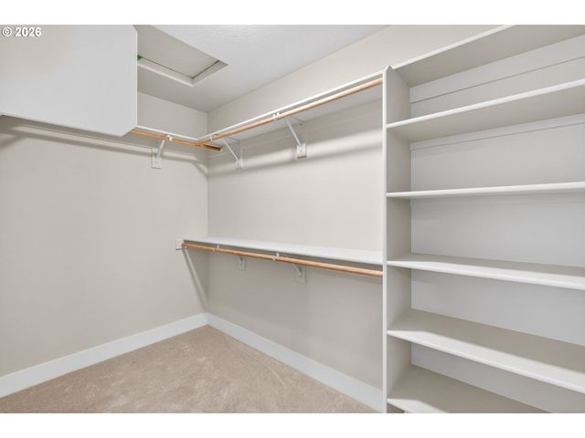 2039 E OTTER Loop, La Center, WA 98629
