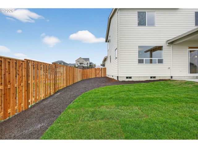 2039 E OTTER Loop, La Center, WA 98629