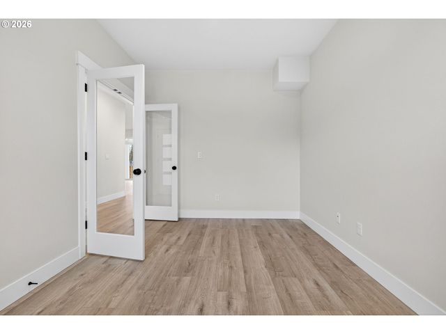 2039 E OTTER Loop, La Center, WA 98629