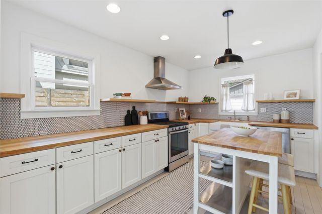 1006 Ellingson LN, Austin, TX 78751