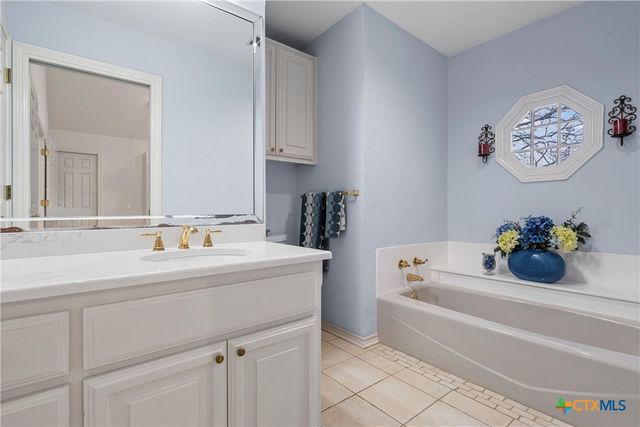 2113 Highland Drive, Salado, TX 76571