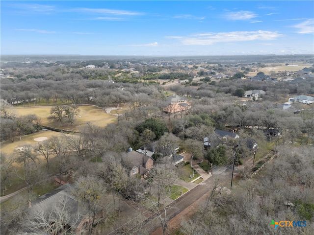 2113 Highland Drive, Salado, TX 76571