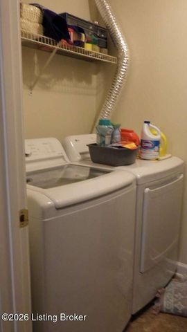 7802 Alfred Schlatter Dr APT 2, Louisville, KY 40214