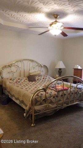 7802 Alfred Schlatter Dr APT 2, Louisville, KY 40214