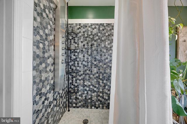 806 N SHORE DR, Glen Burnie, MD 21060